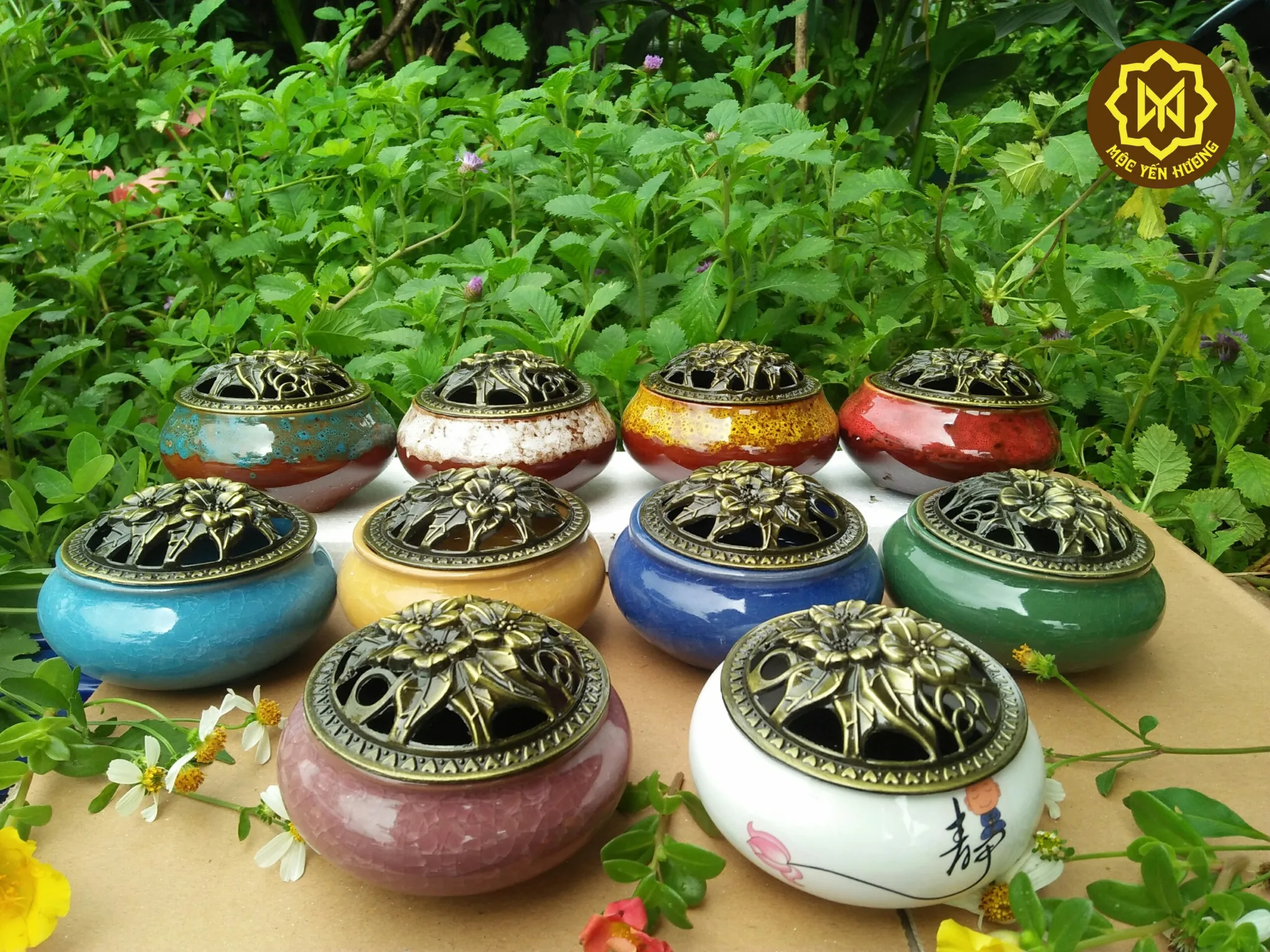 Lư trầm bằng gốm nghệ thuật